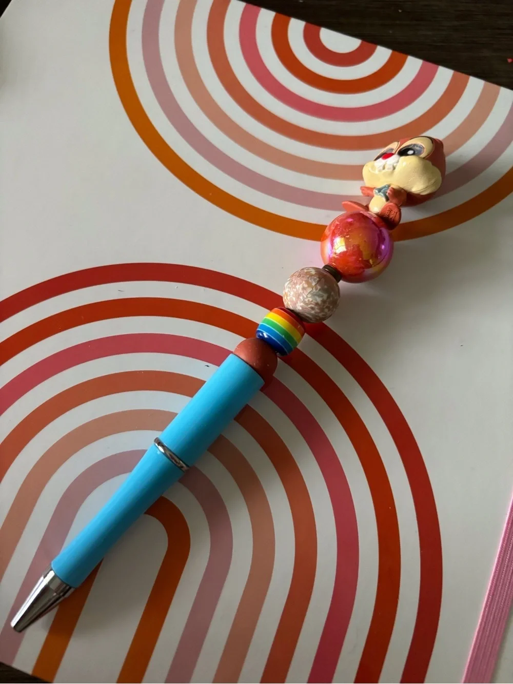 Disney Doorables: Mickey Mouse: Dale handmade beaded pen